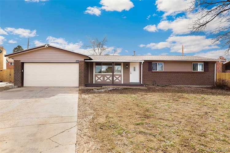 439 S Vaughn Way Aurora, CO 80012