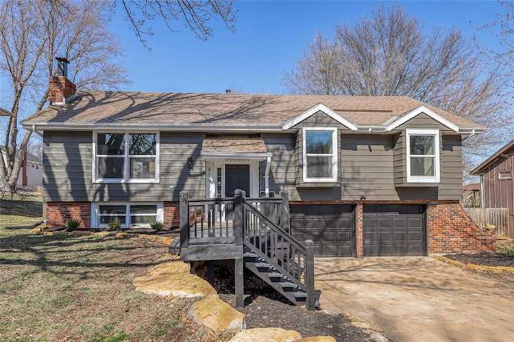 604 E Northview St Olathe, KS 66061