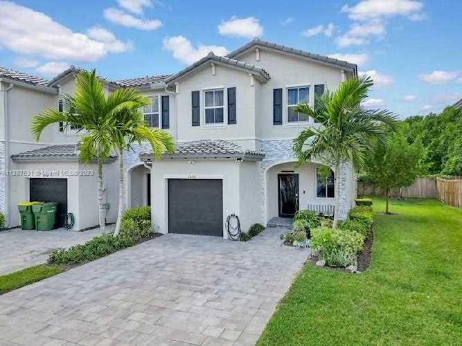 1300 SE 26th Ter Homestead, FL 33035