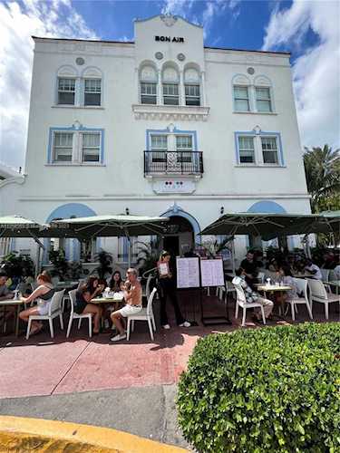 1060 Ocean Dr #D201 Miami Beach, FL 33139