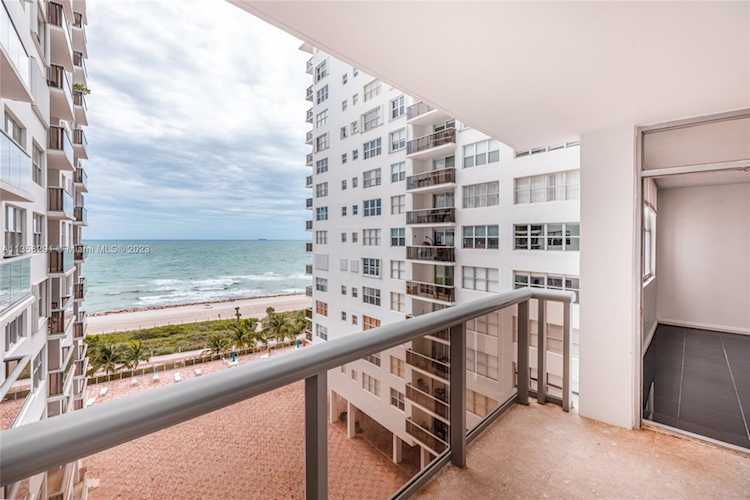 6039 Collins Ave #910 Miami Beach, FL 33140