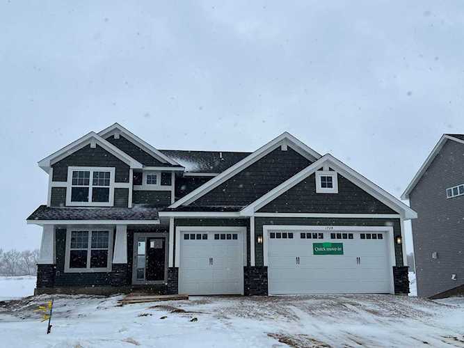 1724 Lenox Drive Waconia, MN 55387