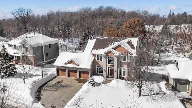 121 Wedgewood Drive Mahtomedi, MN 55115