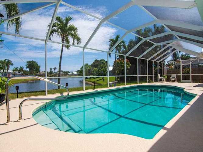6832 Bronte Circle Port Saint Lucie, FL 34952