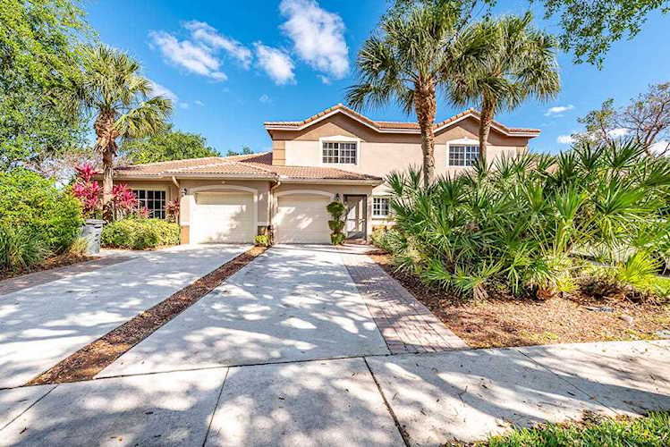 6739 Old Farm Trail Boynton Beach, FL 33437