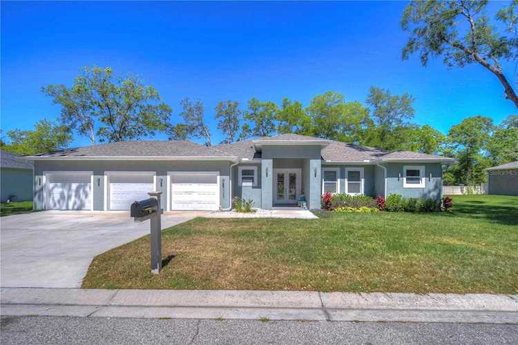 30045 Vienna Woods Ln Wesley Chapel, FL 33545