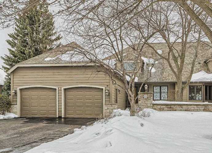 3572 Village Court Woodbury, MN 55125
