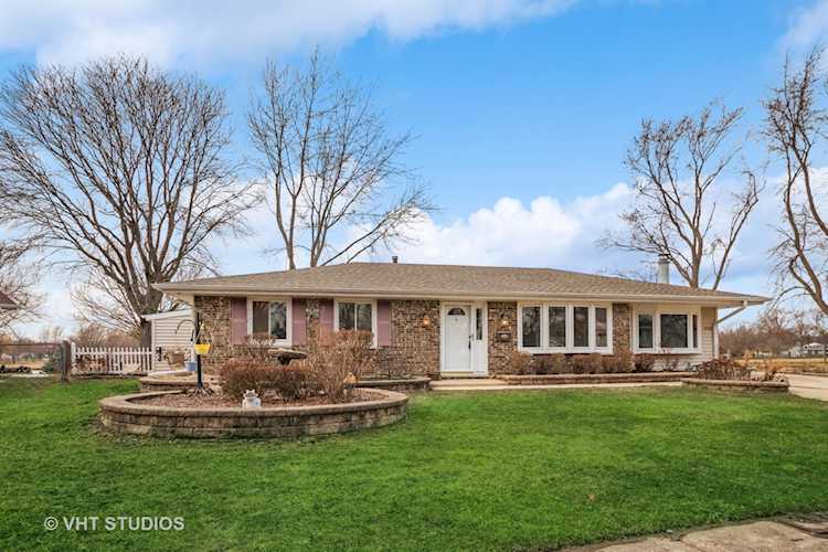 928 Royal Ct Schaumburg, IL 60193