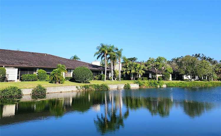 7363 Royal Birkdale Dr #18B Sarasota, FL 34238