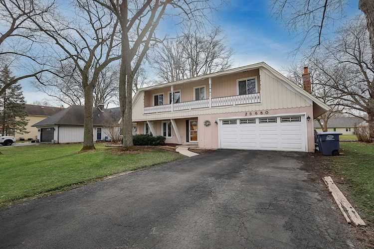 2S680 Cree Ln Wheaton, IL 60189
