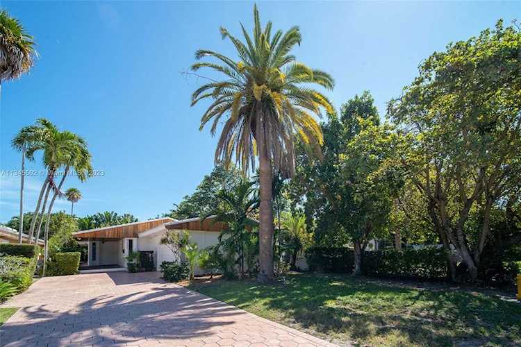 3135 Royal Palm Ave Miami Beach, FL 33140