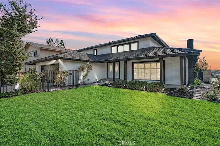 25572 Vesuvia Ave Mission Viejo, CA 92691