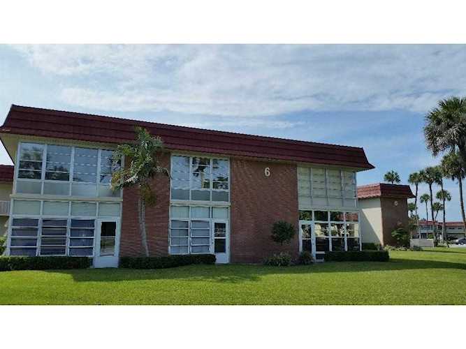 6 Vista Palm Ln Vero Beach, FL 32962