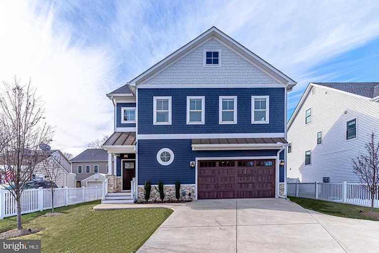 2841 Edgelea Rd Vienna, VA 22181