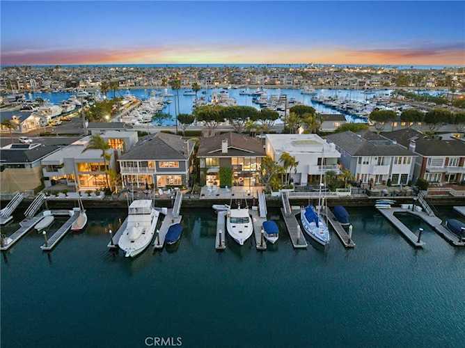 818 Harbor Island Dr Newport Beach, CA 92660