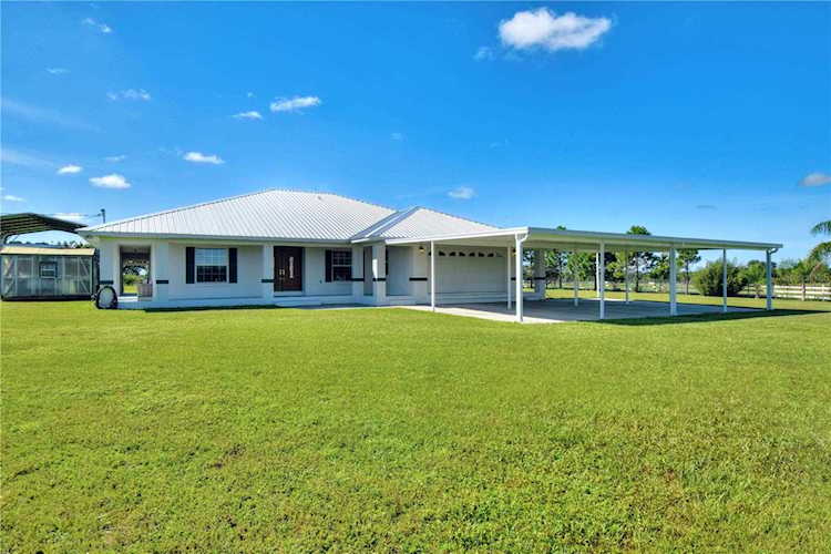 3826 Brooke Lakes Dr Fort Meade, FL 33841