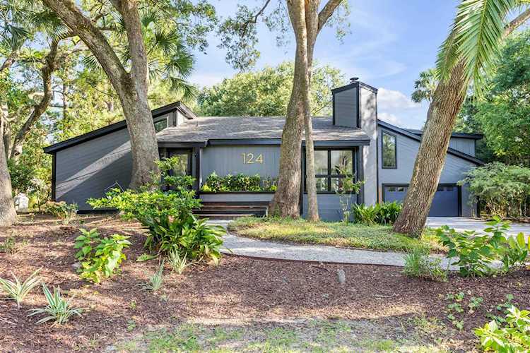 124 Sparrow Dr Isle of Palms, SC 29451