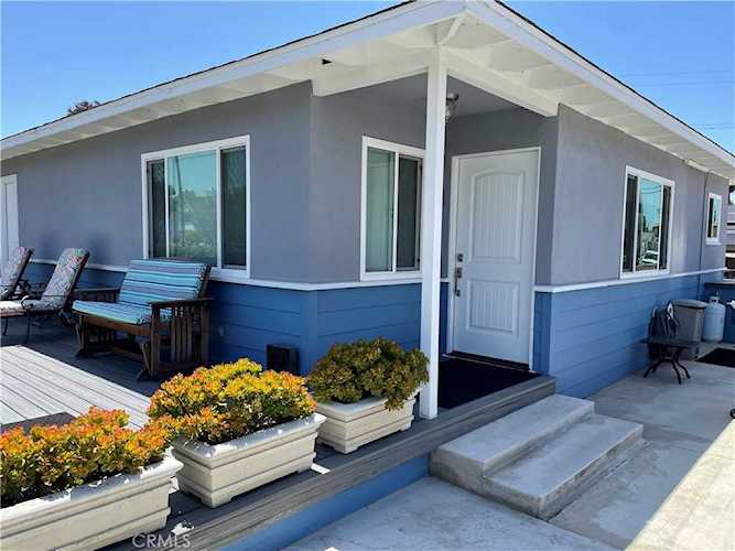 1745 Lake St Huntington Beach, CA 92648