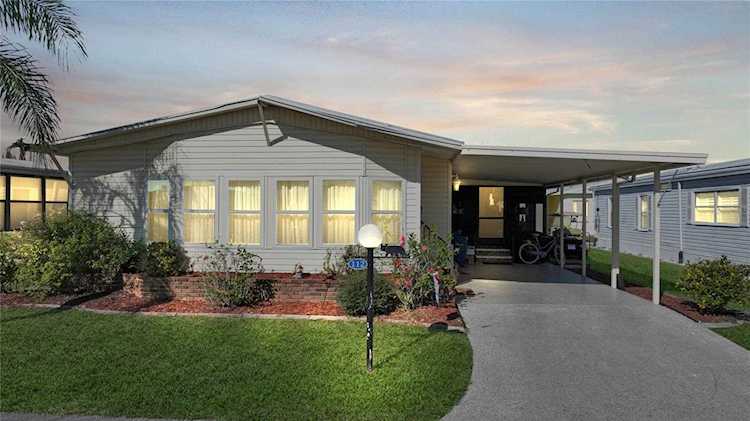 112 Rarotonga Rd North Port, FL 34287