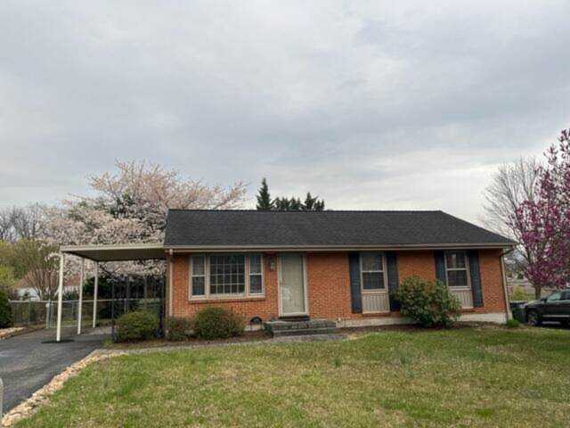 2238 Bainbridge Salem, VA 24153