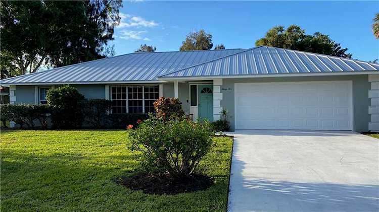35 Forest Park Drive Vero Beach, FL 32962