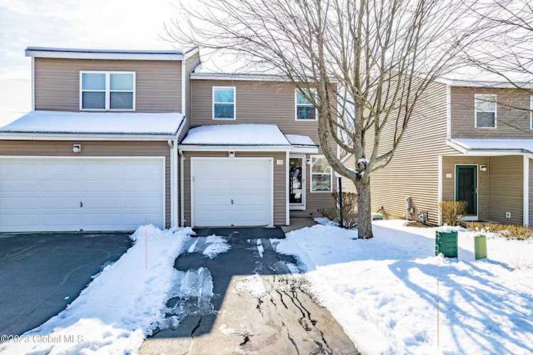 123 Harvard Rd Colonie, NY 12189