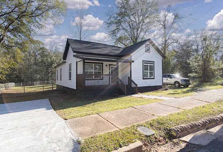19 North Street Manchester, GA 31816