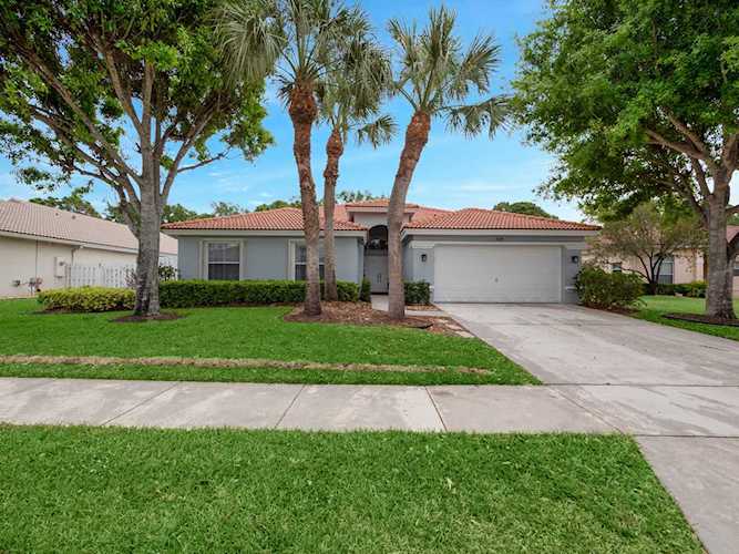 6178 Sand Hills Circle Lake Worth, FL 33463