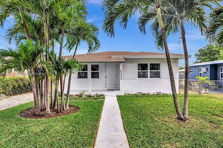 5229 Flagler St Hollywood, FL 33021