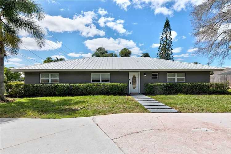 330 SW 13th St Vero Beach, FL 32962