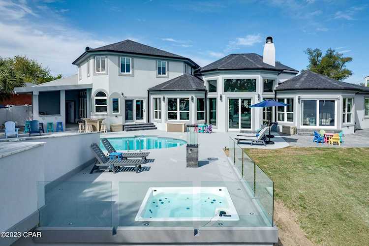 526 Bunkers Cove Rd Panama City, FL 32401