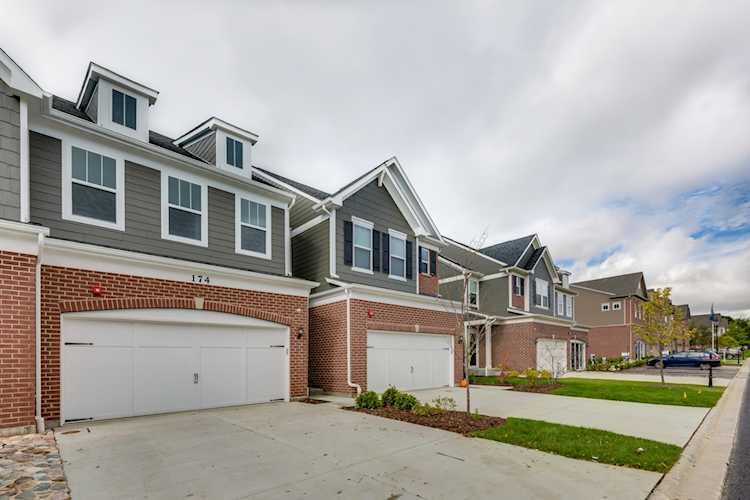 2120 Weatherbee Ln Naperville, IL 60563