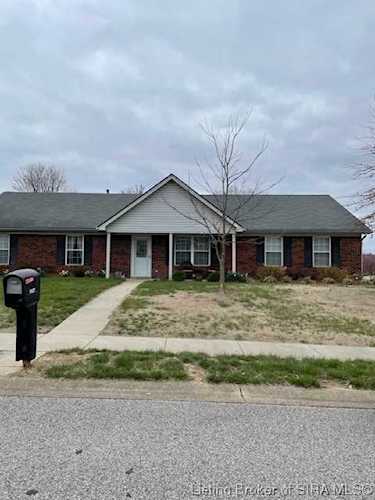 2427 Savannah Dr Jeffersonville, IN 47130