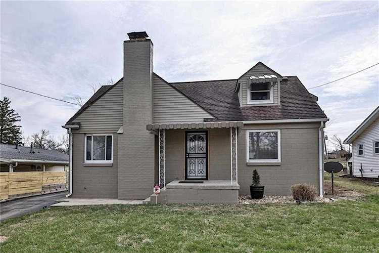 154 W Orchard Springs Drive Dayton, OH 45415