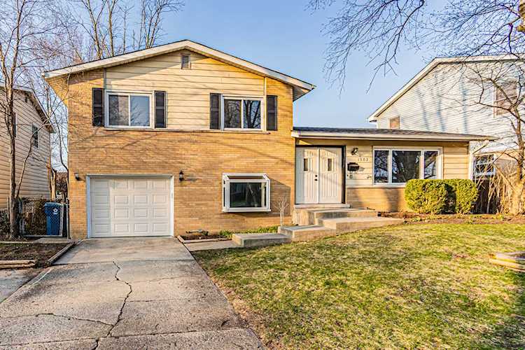 1502 W Catalpa Ln Mount Prospect, IL 60056