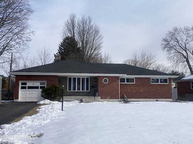 9 Collins Place Albany, NY 12208