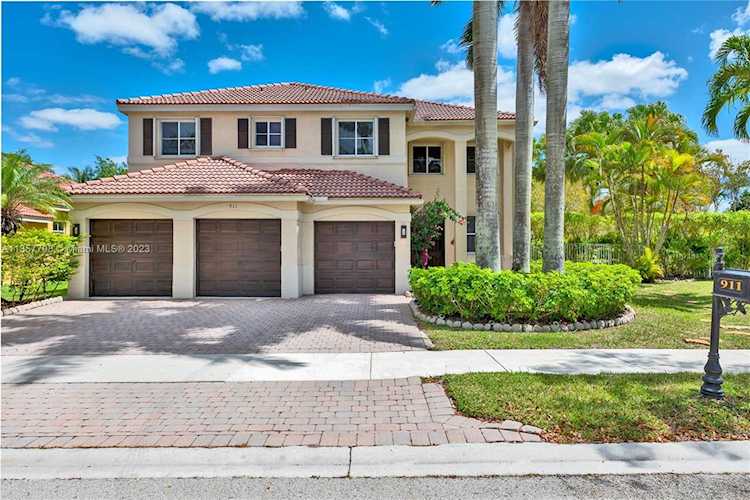 911 Lavender Cir Weston, FL 33327