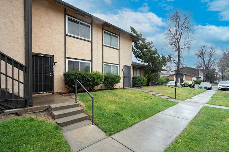 10340 Restful Ct Santee, CA 92071