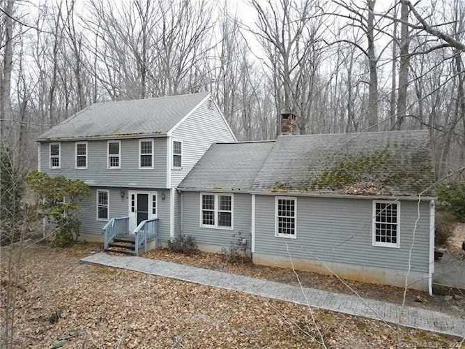 27 Copperstone Lane Madison, CT 06443