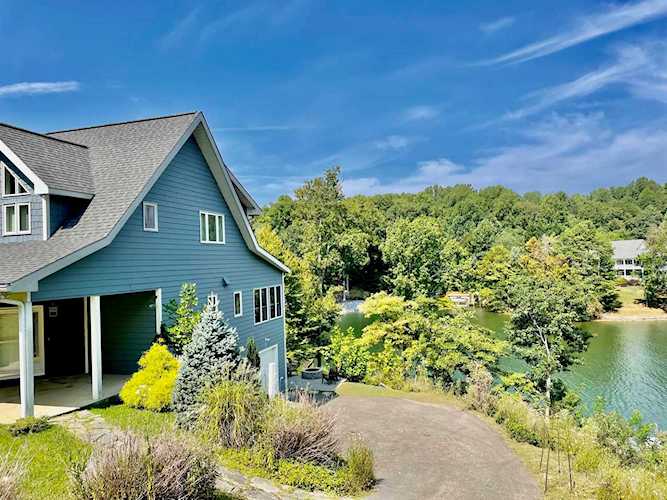 1325 Nicholas Moneta, VA 24121