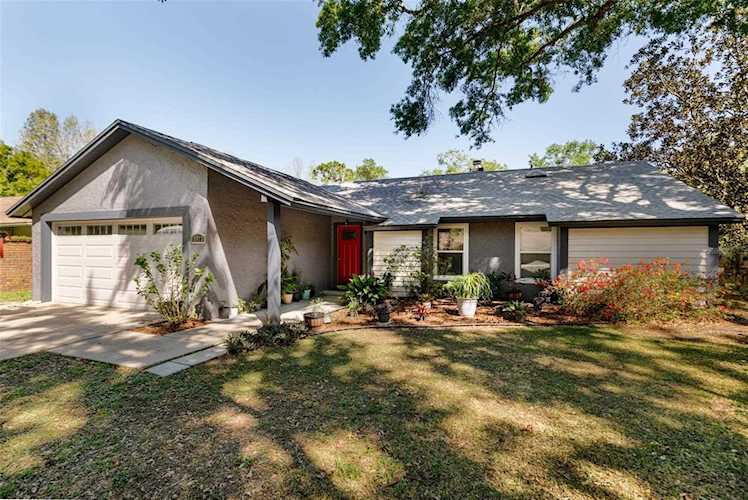 15913 Hampton Village Dr Tampa, FL 33618