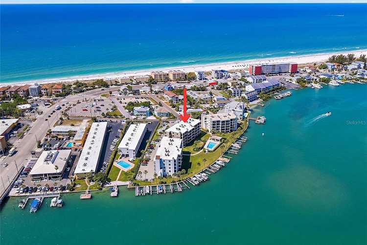 9815 Harrell Ave #404 Treasure Island, FL 33706