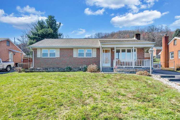 1430 Arrow Salem, VA 24153