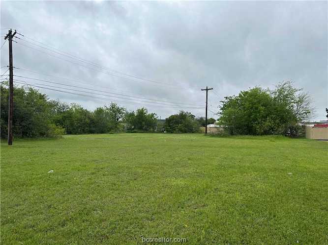 1806 Barak Ln Bryan, TX 77802