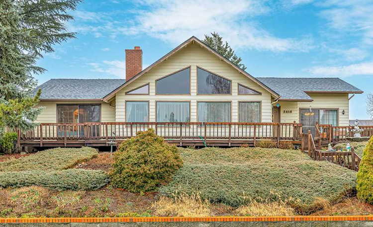 2410 Pinebrook Circle Medford, OR 97504