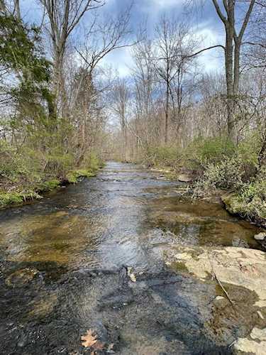 2671 Arlis Hale Rd Russell Springs, KY 42642