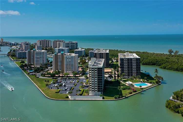 15 Bluebill Ave #1105 Naples, FL 34108
