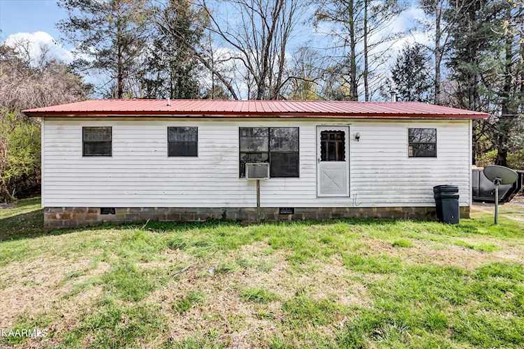 3448 Pearly Smith Rd Louisville, TN 37777