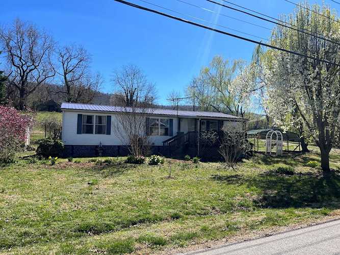262 Lowe Buchanan, VA 24066