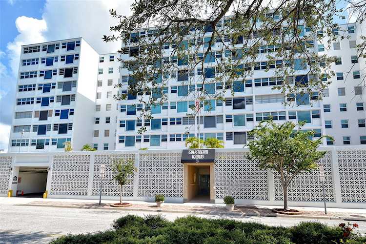 33 S Gulfstream Ave #302 Sarasota, FL 34236